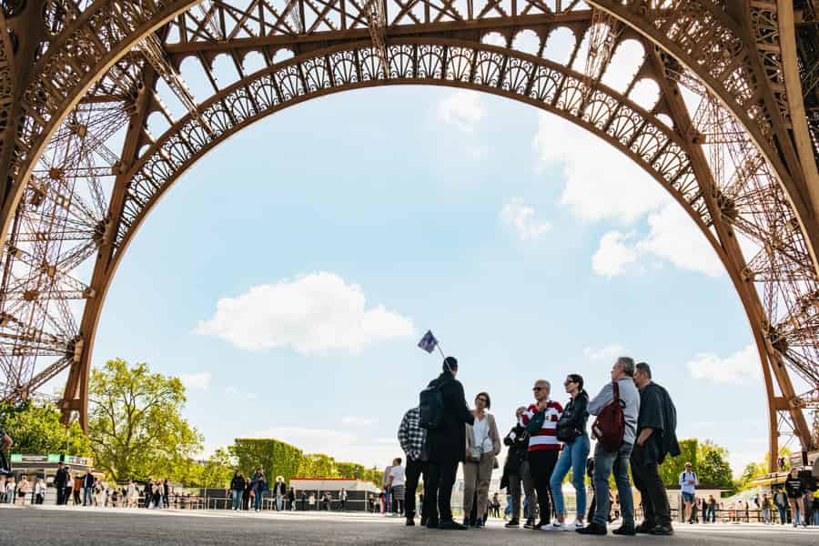 Paris: Eiffelturm: Vollständig geführte Tour mit Gipfeloption. Foto: GetYourGuide