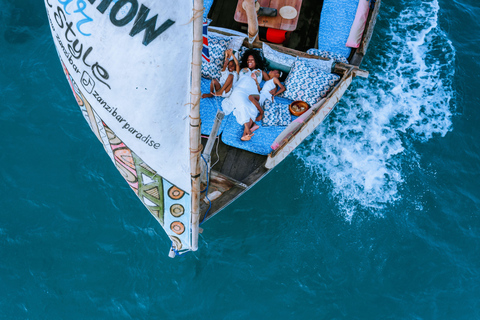 Zanzibar: Mnemba Island Luxury dhow Tour with Snorkeling