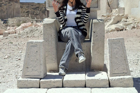 Arequipa: Private Sillar Route Tour + Culebrillas