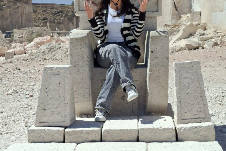 Arequipa: Private Sillar Route Tour + Culebrillas