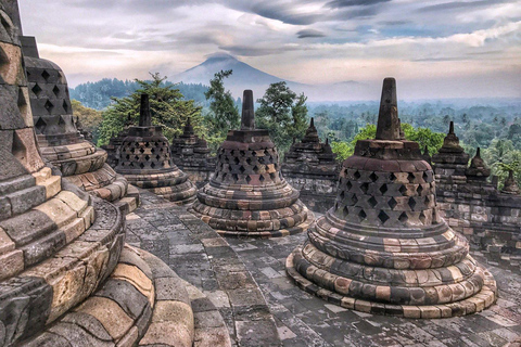 Excursão compartilhada ou particular aos templos de Borobudur e PrambananNascer do sol/manhã em Borobudur e tour guiado em Prambanan