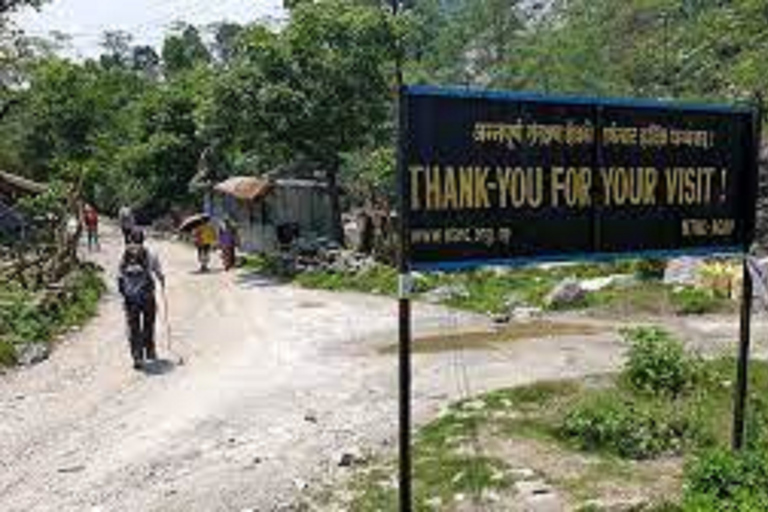 Au départ de Pokhara : 1 nuit et 2 jours de visite à Ghandruk en jeep 4wAu départ de Pokhara : 1 visite nocturne de 2 jours à Ghandruk en jeep 4w