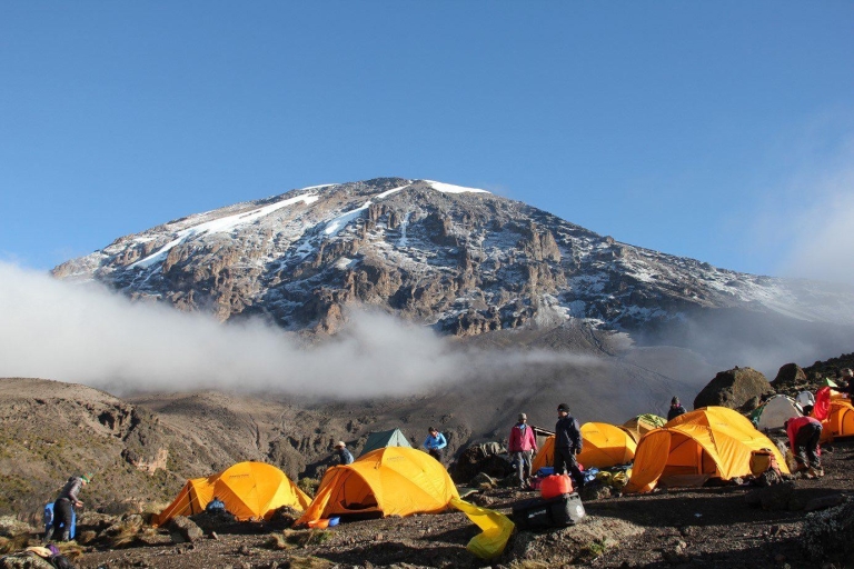 5 días de escalada al Kilimanjaro por la ruta Marangu