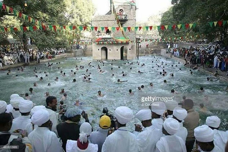 Z Addis Abeby: 4-dniowa wycieczka świąteczna do Lalibeli.Z Addis Abeby: świąteczna wycieczka do Lalibeli.
