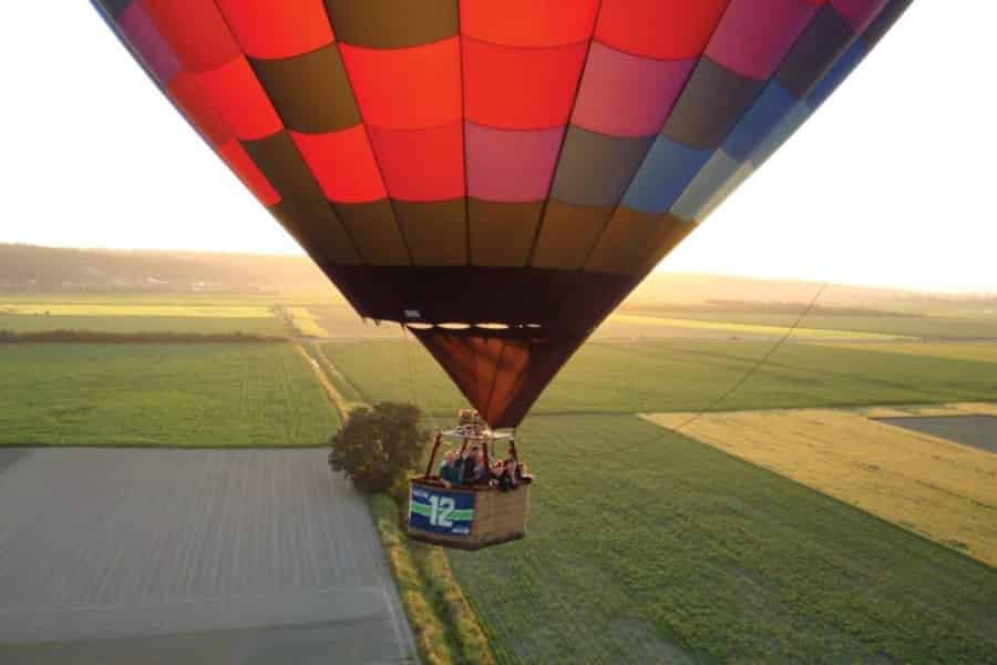 Snohomish Cascades: Flug im Heißluftballon bei Sonnenuntergang. Foto: GetYourGuide