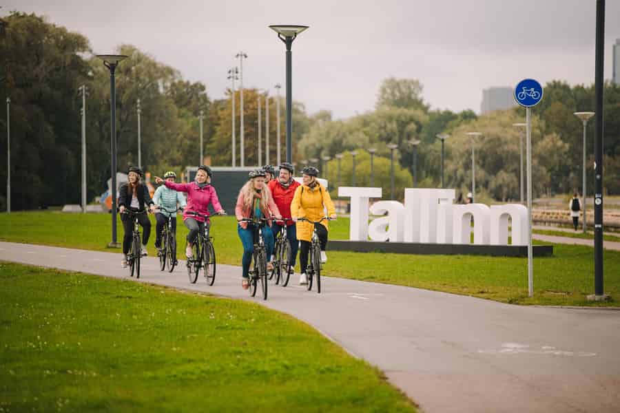 Best of Tallinn 2-stündige Fahrradtour. Foto: GetYourGuide Best of Tallinn 2-stündige Fahrradtour. Foto: GetYourGuide