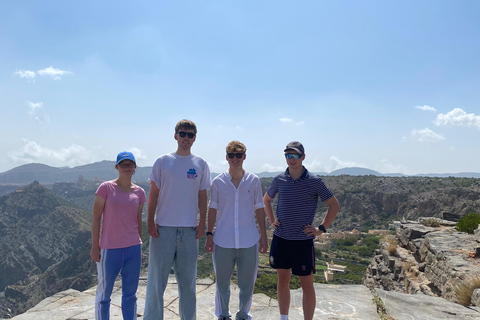 Muscat: Jebel Akhdar and Birkat Al Mouz Guided Day Trip