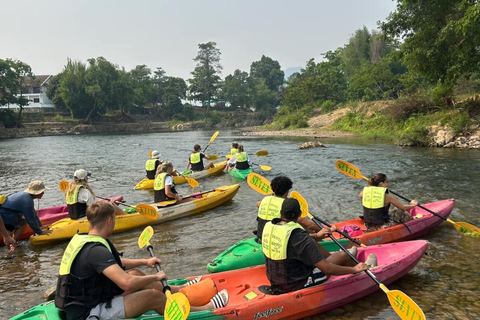 Vang Vieng: Go-Karting e passeio de barco ao pôr do sol ou ao nascer do sol