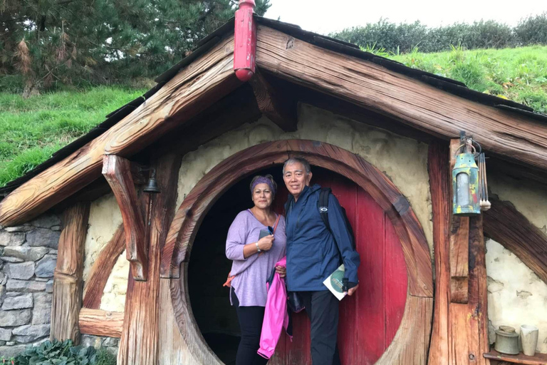 Auckland Day Trip: Explore Hobbiton’s Magic & Vintage Cars