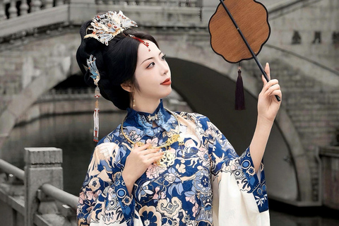 Guangzhou: Hanfu Rental and Photography Experience 45–60 minutes of follow-up photography