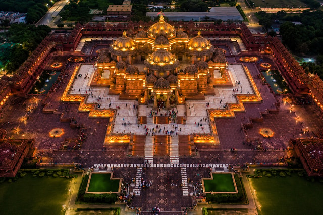 Delhi: Akshardham Temple Tour with Magical Water Show
