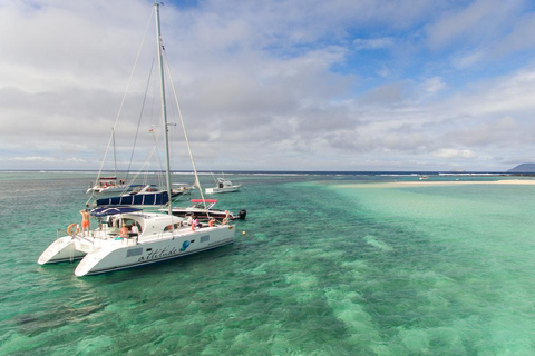 Luxe cruise van een hele dag op gedeelde basis naar de Noordelijke EilandenLuxe cruise van een hele dag op gedeelde basis naar de Noordelijke Eilanden f