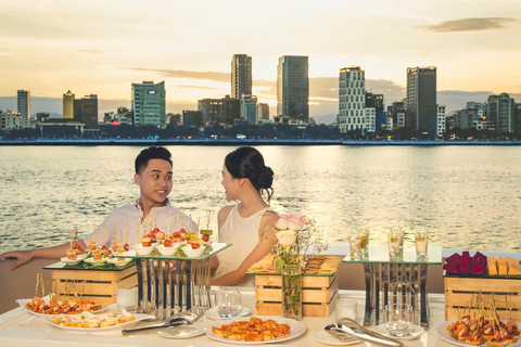 Da Nang: Private Luxury Yacht & Dragon Bridge Fire Show Luxury 2-Hour Ocean Mansion Yacht Charter – 4-Bedroom Bliss