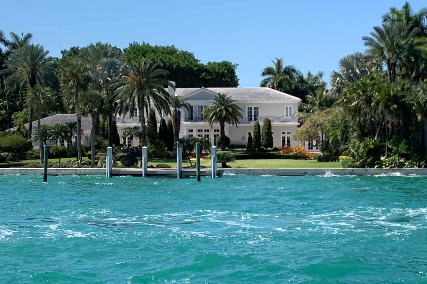Hop-on Hop-off Water Taxi in Miami and Miami Beach - Round-Trip: Bayside – South Beach – Bayside