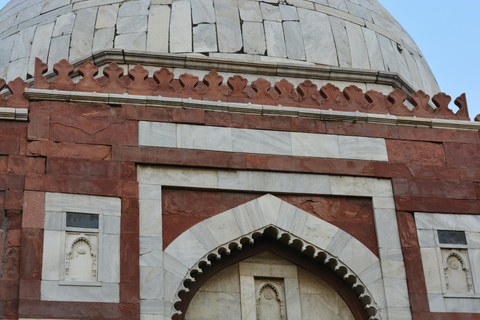 استكشف المواقع المخفية والقصص غير المروية في دلهي