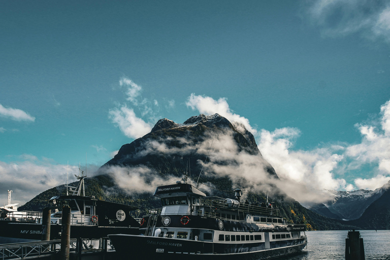 Milford Sound Scenic Tour – Small Group from Queenstown
