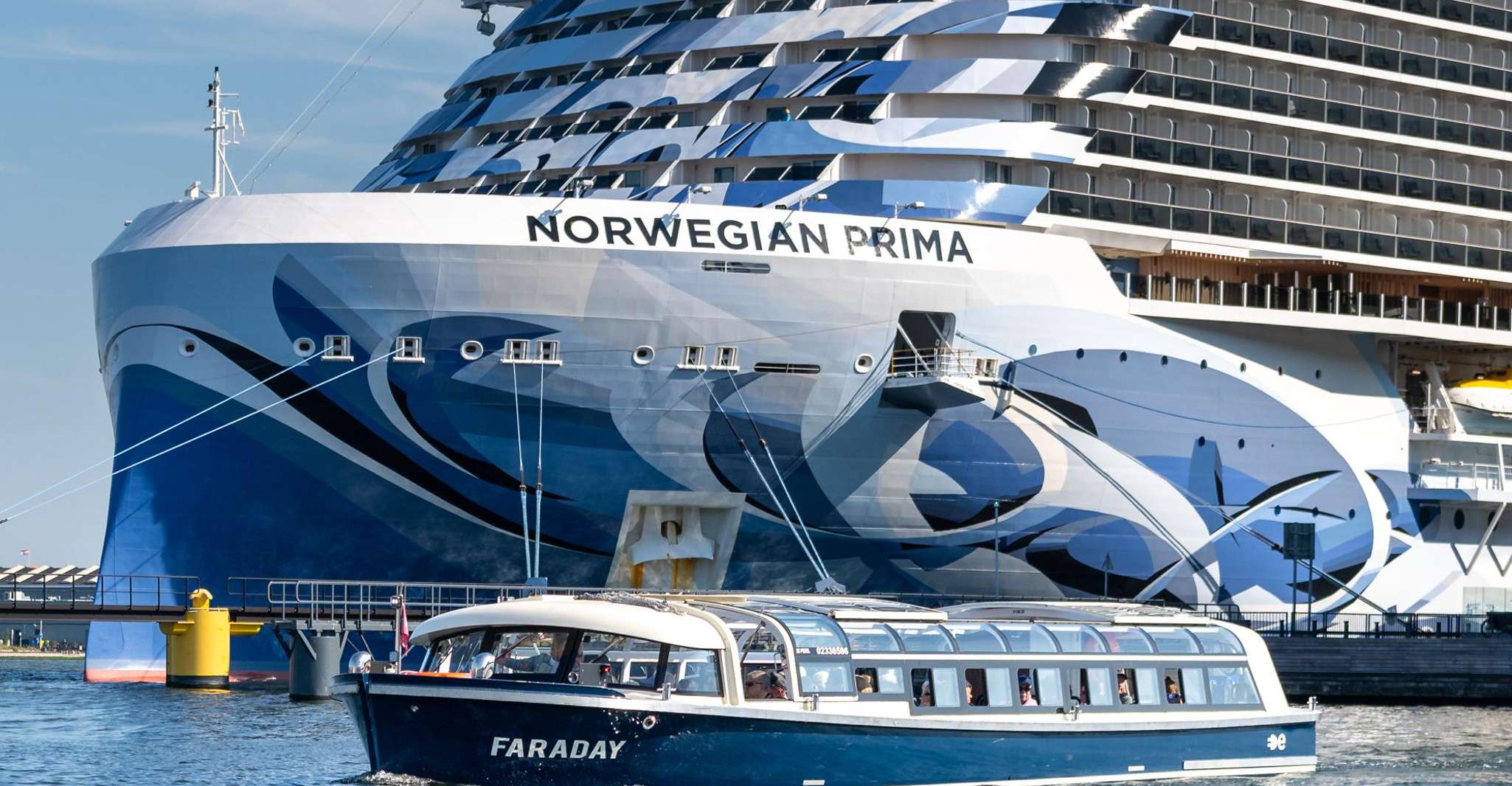 Amsterdam: 75 Minute City Canal Cruise with Audio Guide photo 2