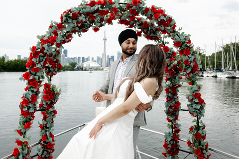 Toronto Downtown: Private Yacht Proposal Cruise