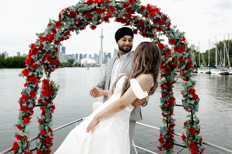 Toronto Downtown: Private Yacht Proposal Cruise