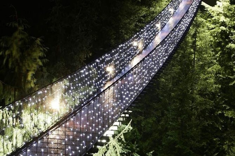 Vancouver Capilano Canyon światło i szczyt Bożego Narodzenia w Grouse