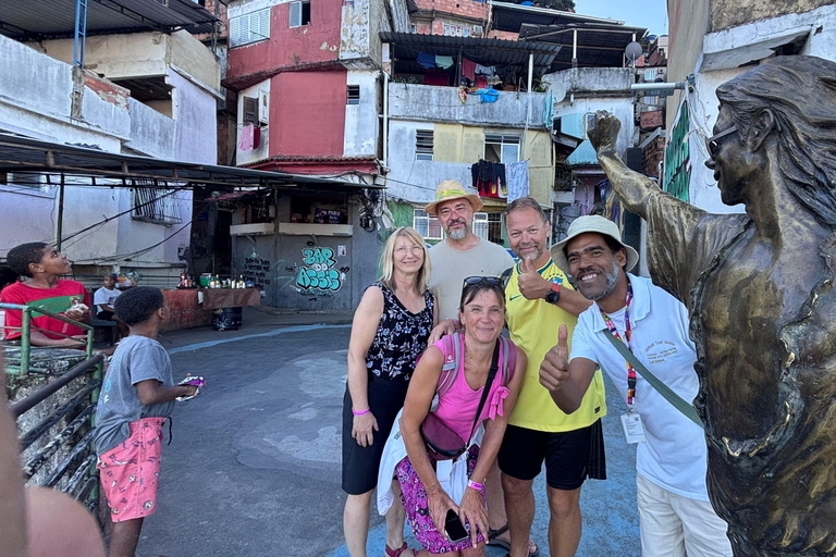 Rio de Janeiro: Favela Santa Marta: German-Language Tour – All-Inclusive Rio de Janeiro: Favela Santa Marta: German-language tour – all-inclusive