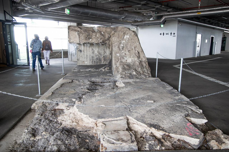 Hamburg: St. Pauli Green Bunker Tour in German