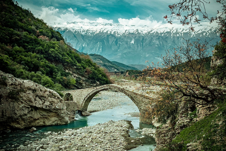 Von Tirana/Durres/Golem: Permet Thermalbäder &amp; CanyonPrivate Tour