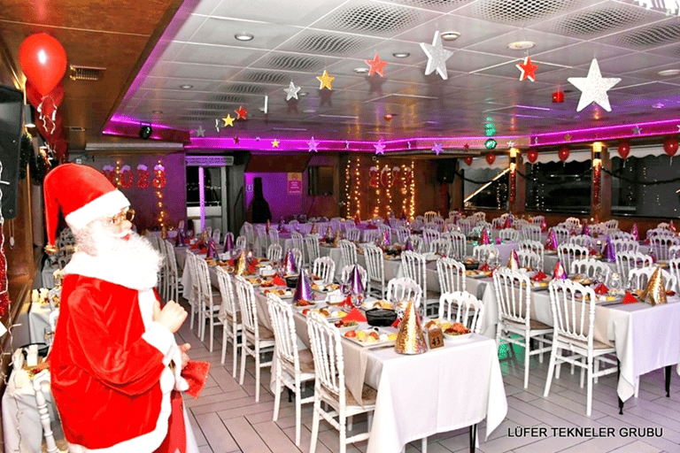 Istanbul: New Year&#039;s Eve Bosphorus Cruise with Dinner OptionVIP Dinner Menu, Alcoholic Drinks, and Hotel Transfer