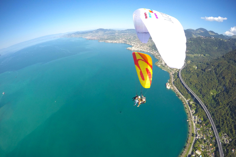 Montreux: Tandem Paragliding Flight over Lake Geneva / Fly-Xperience