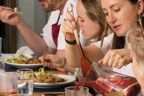 Autentyczna paella i sangria klasy premium na designerskim dachuAutentyczna paella i sangria w oszałamiającym lofcie na dachu