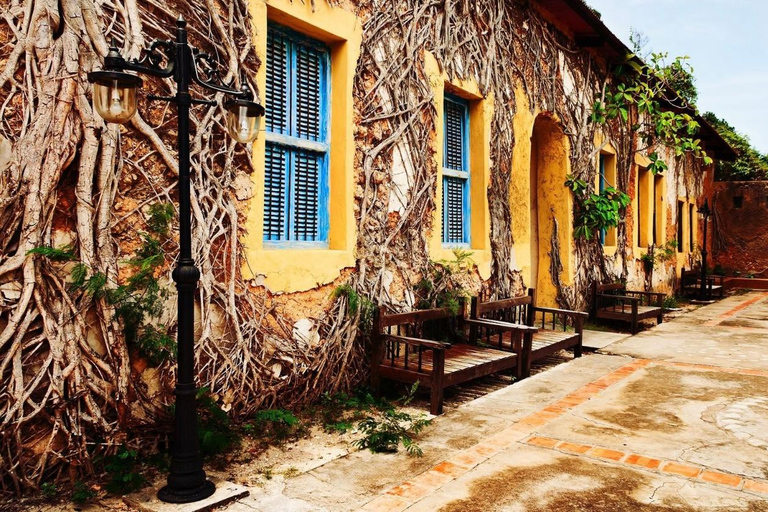Zanzibar: Prison Island & Stone Town Private Tour + Pickup PRIVATE TOUR: with a designated meeting point - No pickup