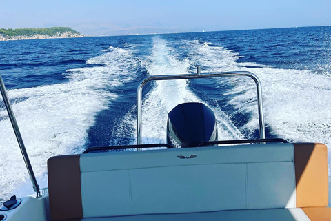 Ze Splitu/Trogiru: Błękitna Laguna i 2 wyspy - pół dnia prywatnieZe Splitu: prywatna półdniowa wycieczka do Błękitnej Laguny i Šolta Nečujam