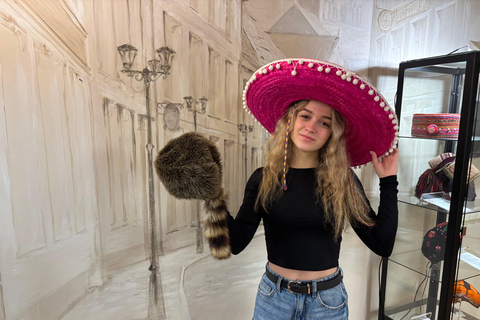 Riga: Art Nouveau Tour with Hat Wearing