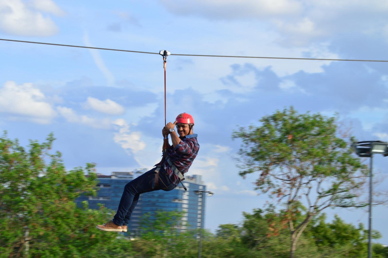 Från Tirana/Durres/Golem: Pellumbas grotta &amp; zipliningFrån Tirana: Pellumbas grotta, Petrela slott och zipline