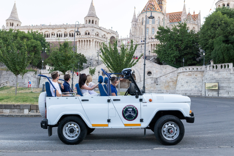 Passeio turístico clássico pela cidade de Budapeste em jipe russo