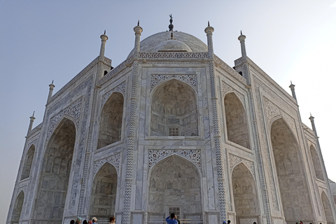 Von Delhi aus: Tagestour nach Agra mit spanischsprachigem ReiseführerAC-Privatwagen + Reiseführer + 5* Mittagessen & Eintritt zu den Sehenswürdigkeiten