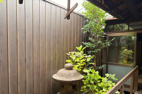 Kyoto: Kimono, Tea Ceremony with Japanese Garden and Studio Kimono Rental with Tea Ceremony
