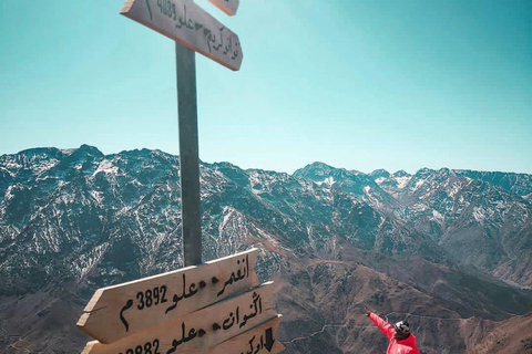 From Marrakech: 2-Day Atlas Mountains Trek with Berber Stay