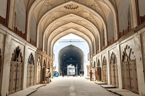 Tour guiado sin colas al emblemático Fuerte Rojo de DelhiTour solo al Fuerte Rojo con guía
