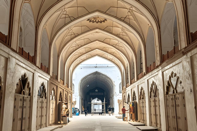 Tour guiado sin colas al emblemático Fuerte Rojo de DelhiTour solo al Fuerte Rojo con guía