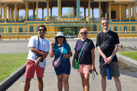 Phnom Penh: City Tour with S21 and Killing Fields