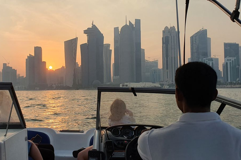 Doha : Croisière au coucher du soleil avec boissons