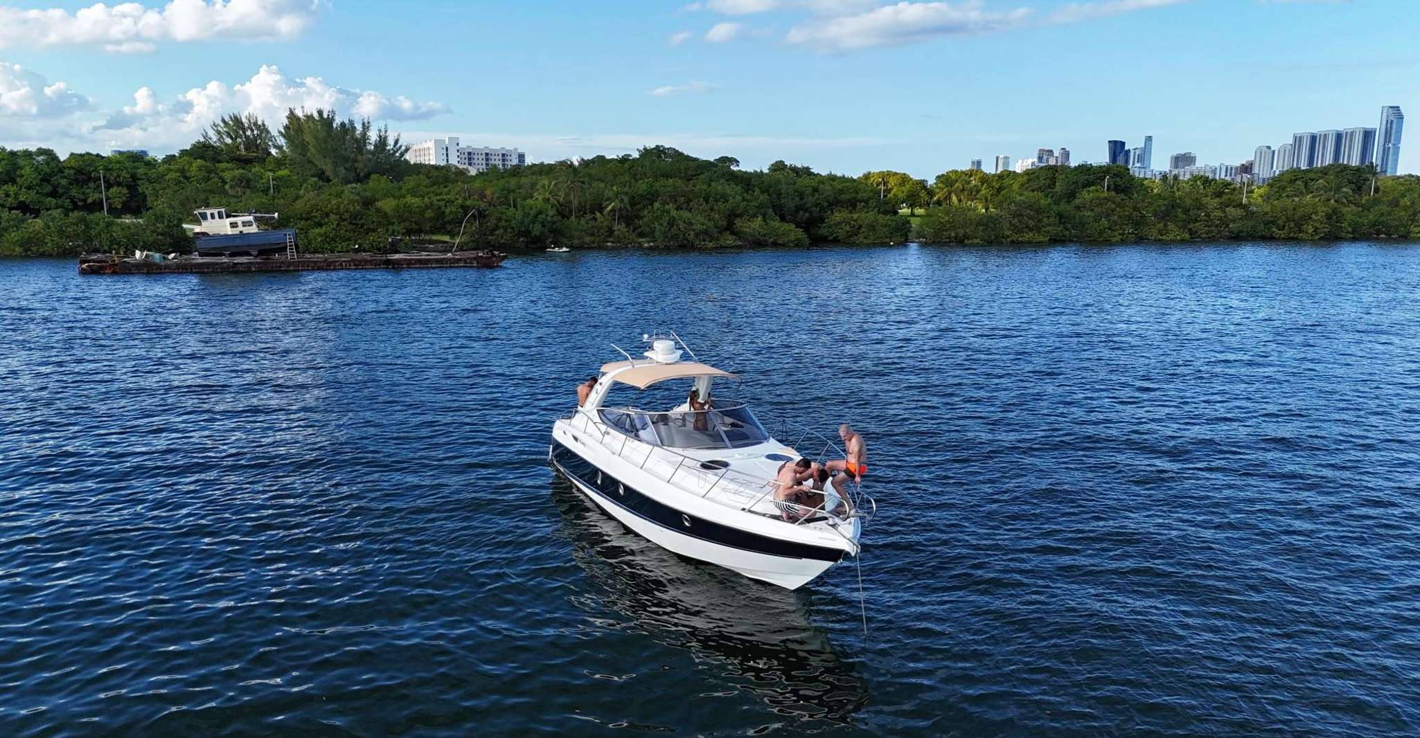 Yacht à Miami pour jusqu'à 12 personnes Tout-Inclusif - Hizvo