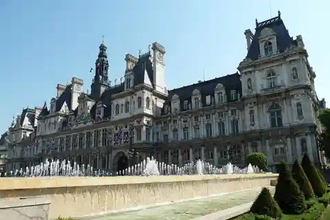 Paris: Le Marais Highlights Guided Small Group Walking Tour