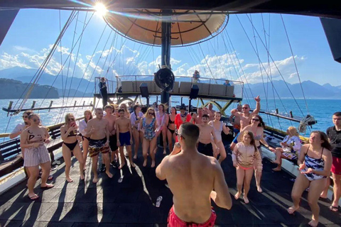 Kemer: Red Dragon Boat Tour with Pirate Cave and PhaselisCruise from Meeting Point