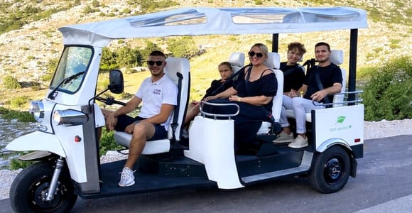 Omiš: Panorama- und Geschichts-Erlebnis im elektrischen Tuk Tuk (privat)