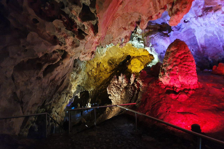 Milleniumskreuz, St. Pantelemon und Matka-Schlucht von Skopje aus