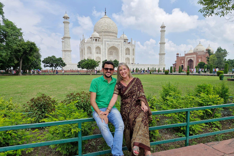 Da Delhi: Tour privato di 2 giorni di Agra e Taj Mahal in autoCosto del tour senza hotel