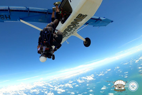 Pattaya: Dropzone Tandem Skydive Experience with Ocean ViewsEconomy Package