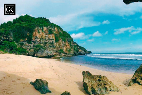 Yogyakarta:one day tour of 6 beaches by jeep and boat